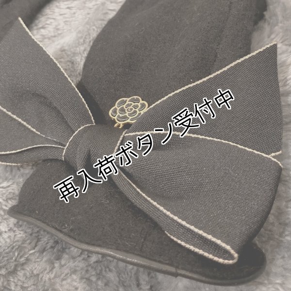 画像2: 【シャルルSALE 50％OFF】カメリアチャーム添えリボングローブ 裏起毛＜ポイント利用除外＞ (2)