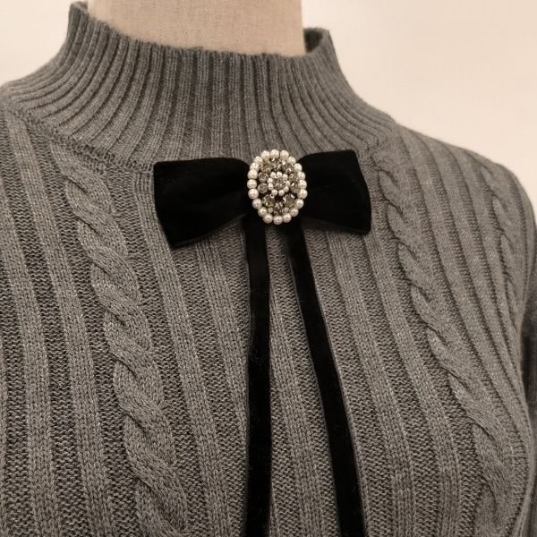 画像6: 【超特価 7,900円＜在庫限り＞クーポン/POINT不可】胸元リボンブローチウェスト切替ハイネックニットワンピース (6)