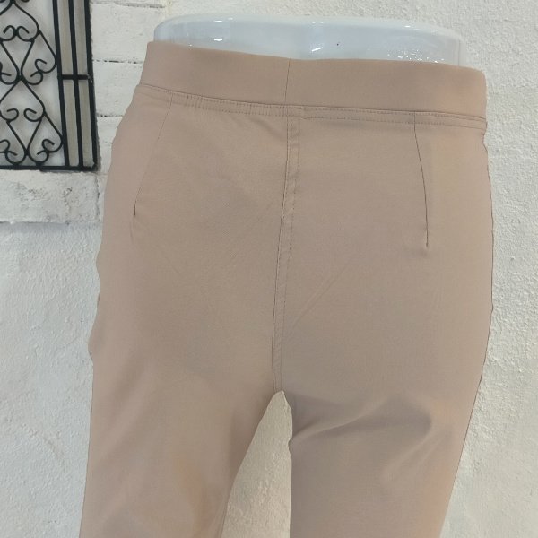 画像6: 【LaLa 】グレードアップ裾花刺しゅう×ストレッチクロップド七分丈パンツ  送料220円代引は通常送料 (6)