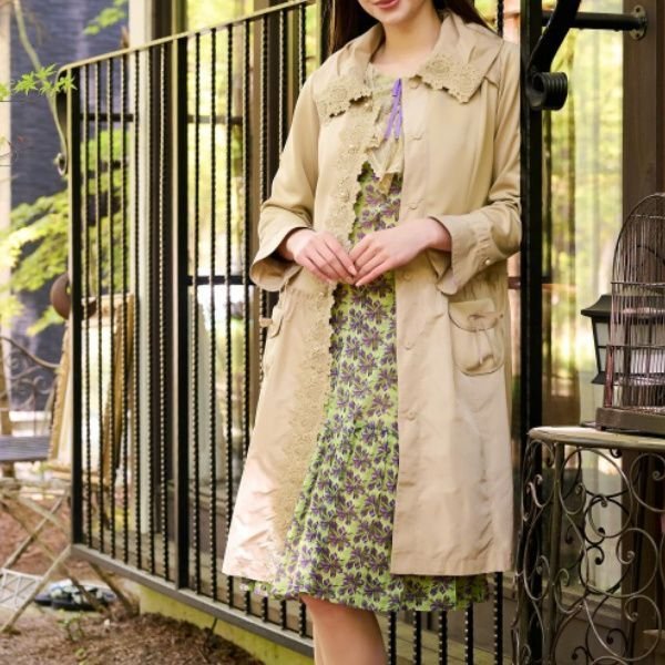 画像2: 【SuperBeauty  】花柄グリーン地パワーネット素材胸元フリルワンピース (2)