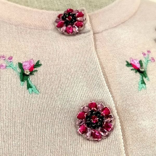 画像5: 【18,000円 →超特価 4900円＜在庫限り＞クーポン/POINT不可】フラワー刺しゅう入りニットカーディガン (5)