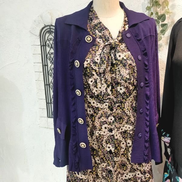 画像19: 【SuperBeauty 本日の日替わり逸品】23,000円 → 7,900円襟付き前立てフリルデザインニットカーディガン (19)