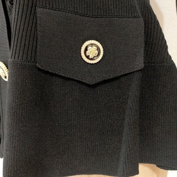 画像5: 【SuperBeauty 本日の日替わり逸品】23,000円 → 7,900円襟付き前立てフリルデザインニットカーディガン (5)