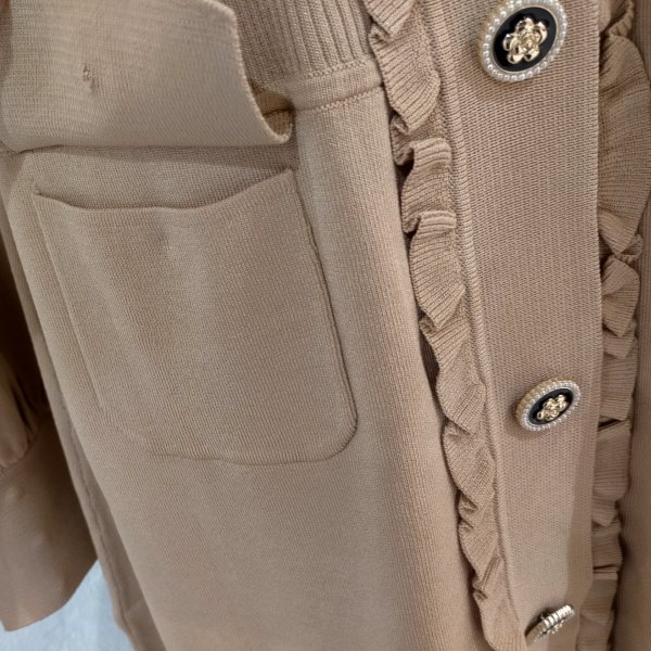 画像6: 【26,000円 →超特価 7900円＜在庫限り＞クーポン/POINT不可】襟付き前立てフリルデザインニットロングカーディガン (6)