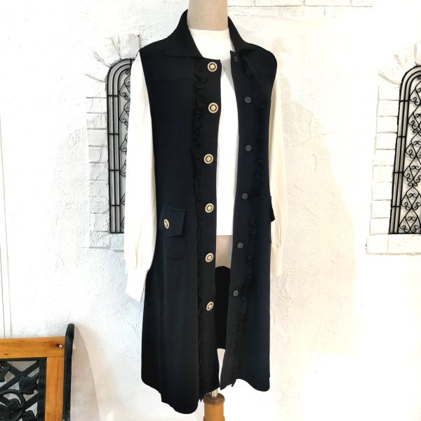 画像5: 【23,000円 →超特価 4,900円＜在庫限り＞クーポン/POINT不可】襟付き前立てフリルデザインニットロングジレ (5)