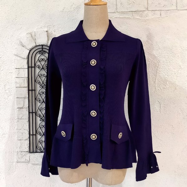 画像18: 【SuperBeauty 本日の日替わり逸品】23,000円 → 7,900円襟付き前立てフリルデザインニットカーディガン (18)