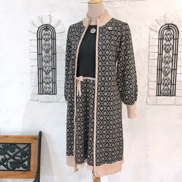 画像17: 【24,000円 →超特価 7,900円＜在庫限り＞クーポン/POINT不可】ジャガード編みハイネックニットロングジャケット (17)