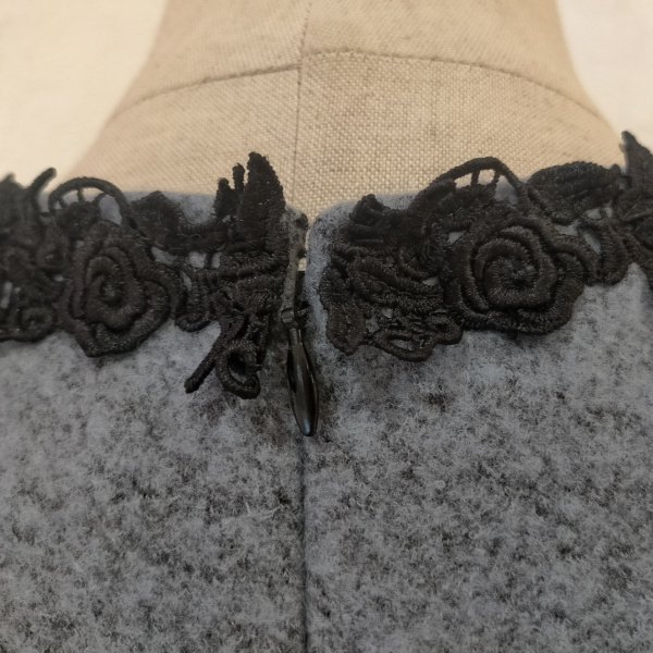 画像10: 【29,000円 →超特価 9900円＜在庫限り＞クーポン/POINT不可】ワンピース　圧縮ウール素材レース配色使いジャンパースカート (10)