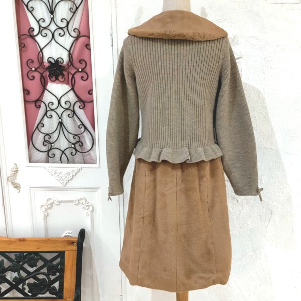 画像24: 【36,000円 →超特価 9900円＜在庫限り＞クーポン/POINT不可】襟&ウェストエコファー取り外し可ニットジャケット (24)