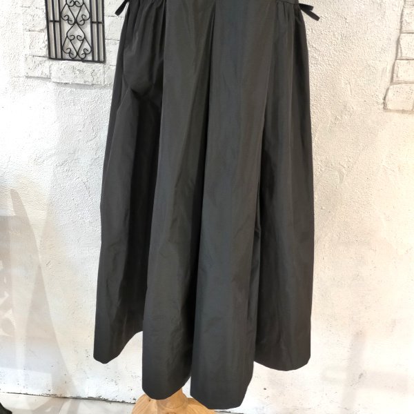 画像4: 【SuperBeauty  】タフタ素材ロングワンピース (4)