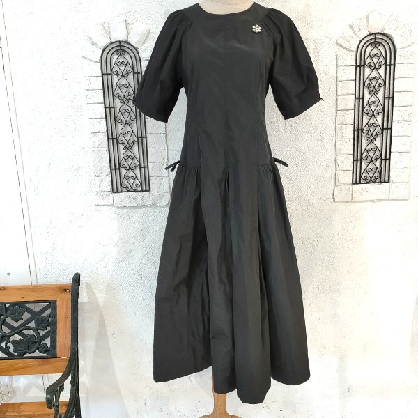 画像2: 【SuperBeauty  】タフタ素材ロングワンピース (2)