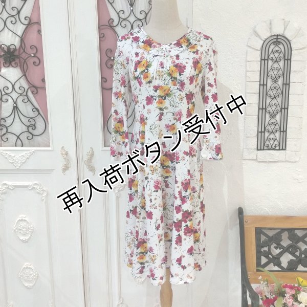 画像9: 【16,000円 →超特価 5,900円＜在庫限り＞クーポン/POINT不可】★バラ柄プリント襟フリルワンピース (9)