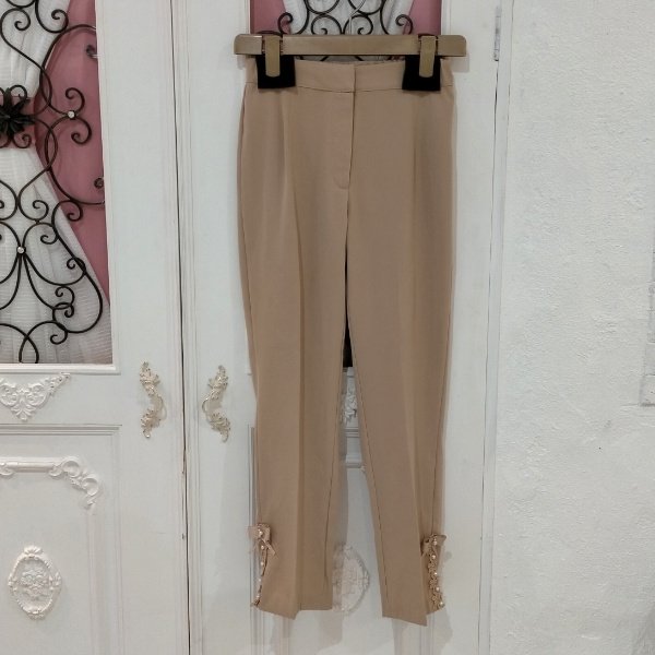 画像15: 【●半額以下SALE● LaLa 】裾サイドレース＆リボン＆パール使いセンタープレスパンツ  送料220円代引は通常送料 (15)