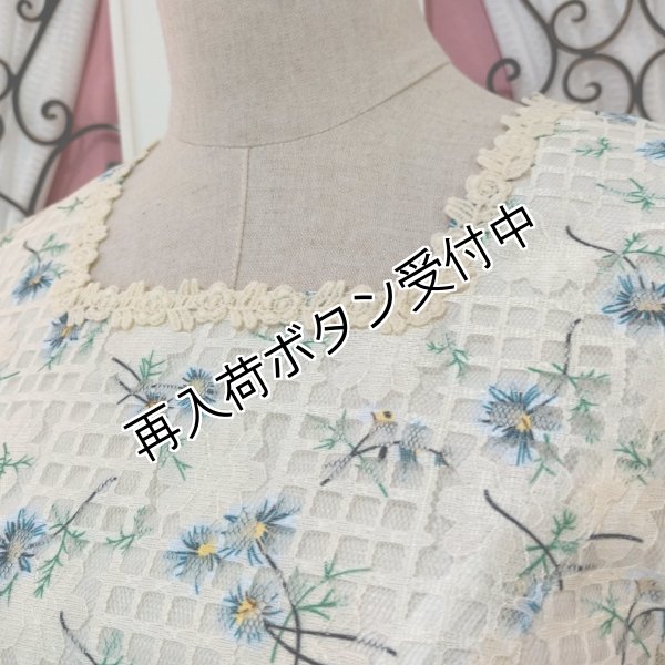 画像13: 【SuperBeauty  】格子柄×フラワープリントスクエアワンピース (13)