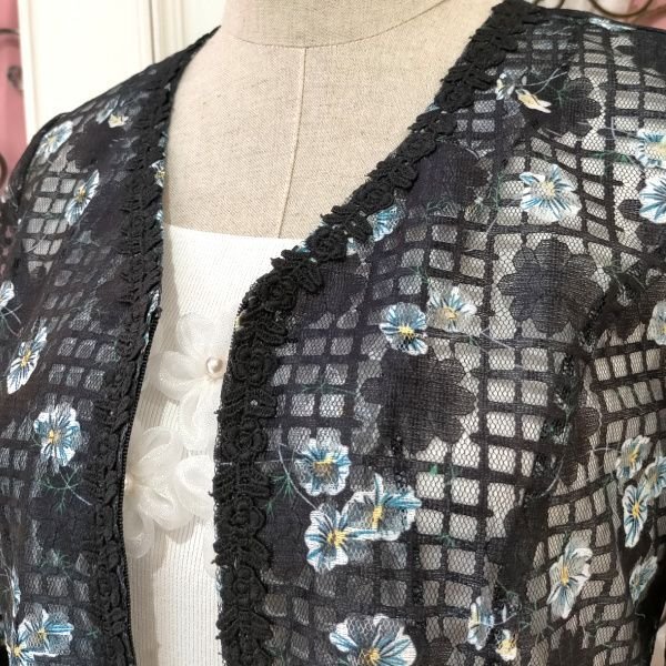 画像17: 【SuperBeauty  】透かし格子柄×花プリントの ジップアップVネックジャケット (17)