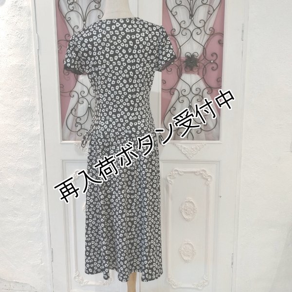 画像13: 【今週の追加 16,000円 →超特価 4,900円＜在庫限り＞クーポン/POINT不可】小花プリントレース使いワンピース (13)