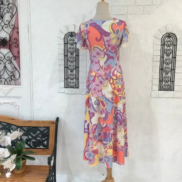 画像7: 【16,000円 →超特価 3,900円＜在庫限り＞クーポン/POINT不可】胸元フリル×リボンデザイン多色プリントロングワンピース (7)