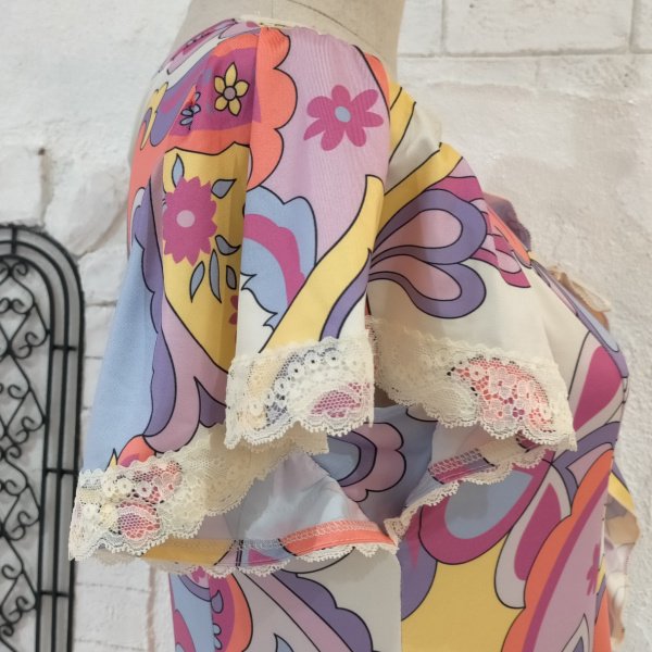 画像6: 【16,000円 →超特価 3,900円＜在庫限り＞クーポン/POINT不可】胸元フリル×リボンデザイン多色プリントロングワンピース (6)