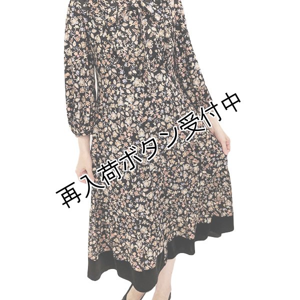 画像2: 【 18,000円 →超特価 5,900円＜在庫限り＞クーポン/POINT不可】ネックリボンとフリル飾り小花柄プリントワンピース24 (2)