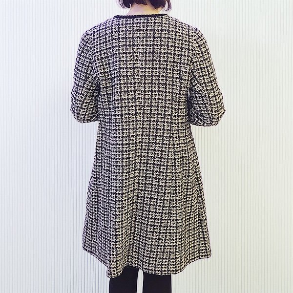 画像4: 【SuperBeauty  】コサージュ付ノーカラーツイードセミロングジャケット (4)