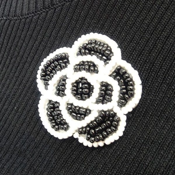 画像4: 【SuperBeauty  】配色刺繍袖切替リブ編みニット (4)