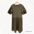 画像2: 【夏のセール 30%OFF+クーポン+ポイント 】胸元花モチーフ付裾レース半袖ワンピース (2)