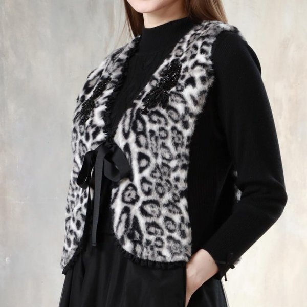 画像2: 【新作 SuperBeauty 2025秋冬 クーポン＆POINT可】ニット×アニマルファー使いのベスト (2)