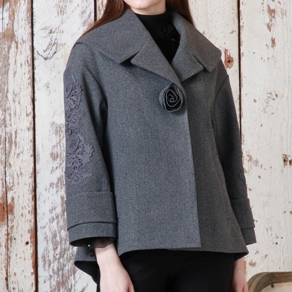 画像2: 【新作 SuperBeauty 2025秋冬 クーポン＆POINT可】袖レースデザイン花モチーフ付ジャケット (2)