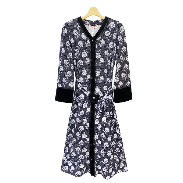 画像2: 【新作 SuperBeauty 2025秋冬 クーポン＆POINT可】ベロア切替水玉×花柄プリント使いロングブラウス (2)