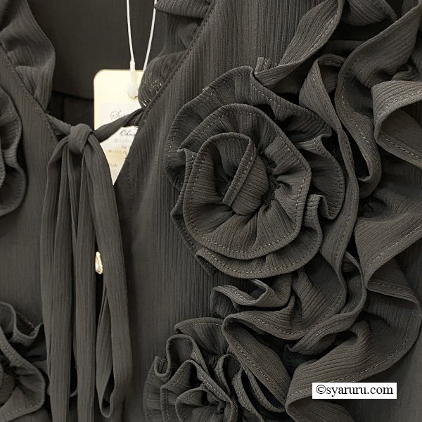 画像8: 【新作 SuperBeauty 2025秋冬 クーポン＆POINT可】胸元立体モチーフ使いフリル衿デザインブラウス (8)