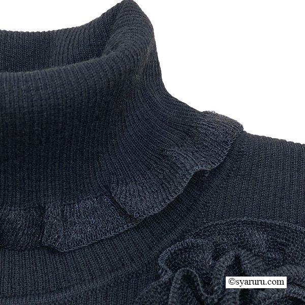 画像16: 【新作 SuperBeauty 2025秋冬 クーポン＆POINT可】コサージュ付き衿・袖先透かしフリルデザインネックセーター (16)