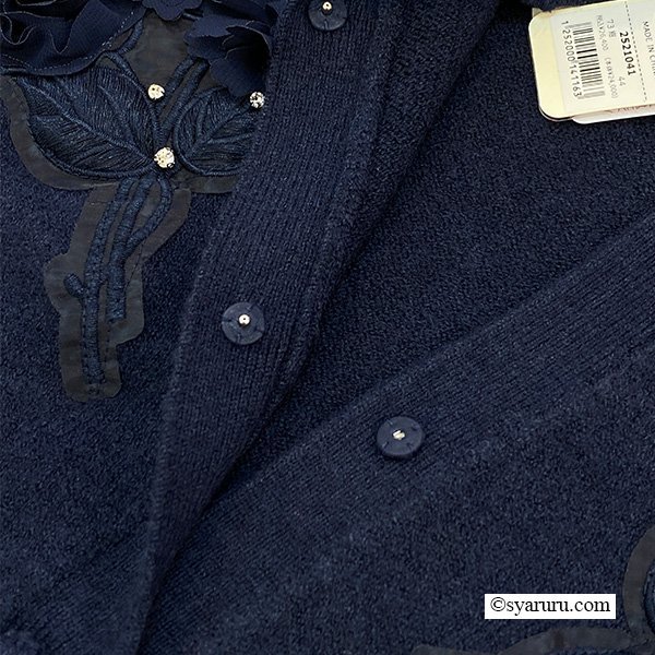 画像10: 【《30%OFF！》SuperBeauty 2025秋冬】胸元刺繍入りアニマルファー襟ニットカーディガン (10)