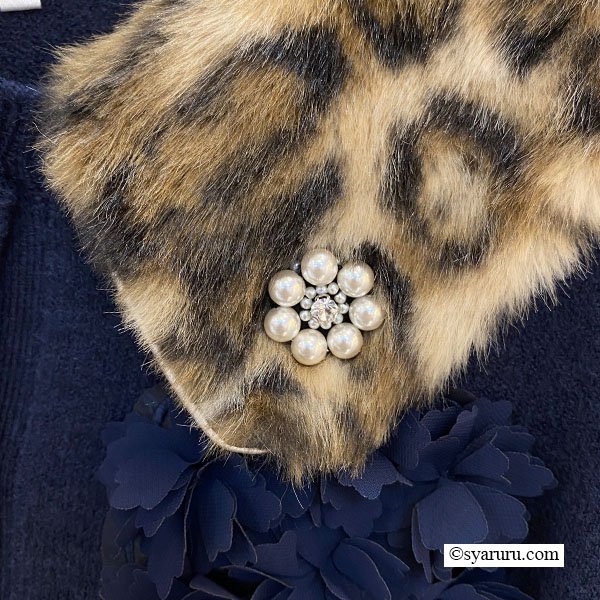 画像6: 【《30%OFF！》SuperBeauty 2025秋冬】胸元刺繍入りアニマルファー襟ニットカーディガン (6)