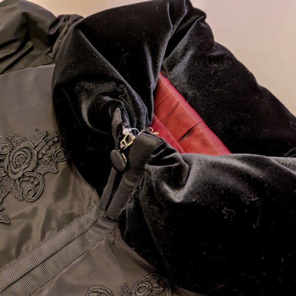 画像22: 【《30%OFF！》SuperBeauty 2025秋冬】レース使いベロア切替ダウンコート (22)