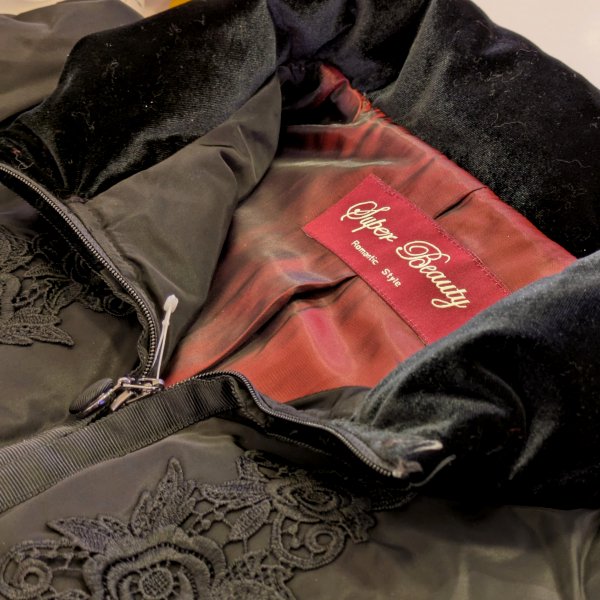 画像21: 【《30%OFF！》SuperBeauty 2025秋冬】レース使いベロア切替ダウンコート (21)