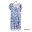 画像2: 【  《新作》SuperBeauty クーポン1111(10%OFF)他　利用可】ブルー系フラワープリント裾レース使いワンピース (2)