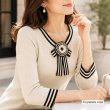 画像2: コサージュ付ラメ入り配色 ニットプルオーバー【 新作 SuperBeauty 2026 秋冬 】 (2)