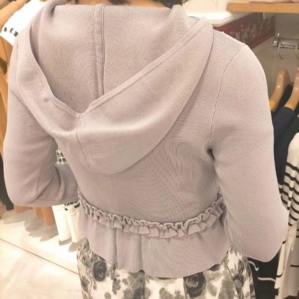 Dear Princess 値下げsale 春ニット素材のフード付 フラワー刺繍デザイン ビスコンティ シャルル