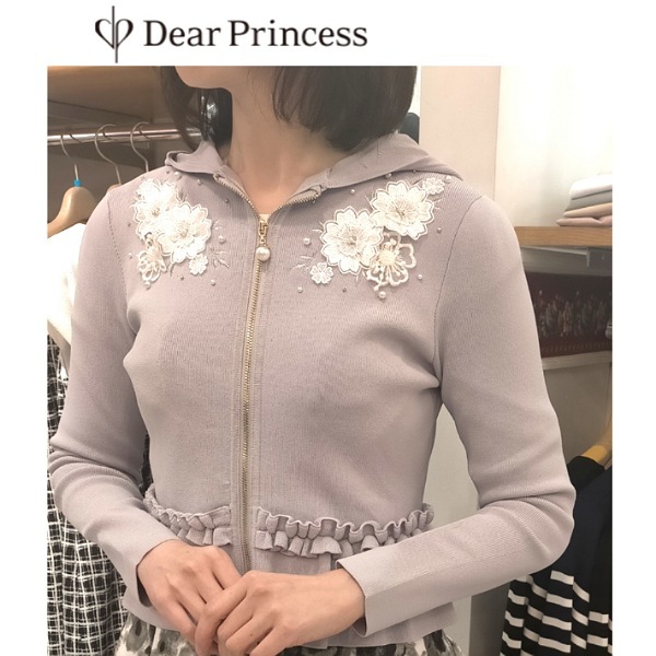 Dear Princess 値下げsale 春ニット素材のフード付 フラワー刺繍デザイン ビスコンティ シャルル